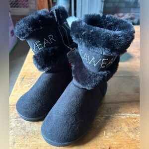 NWT Black Fur-Lined Boots